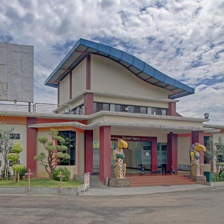 Oyo 89997 Hotel Bumi Kedaton Waterpark Μπαντάρ Λαμπούνγκ Εξωτερικό φωτογραφία