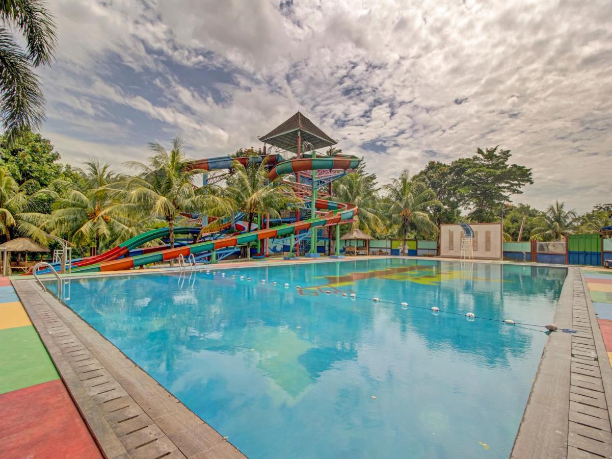 Oyo 89997 Hotel Bumi Kedaton Waterpark Μπαντάρ Λαμπούνγκ Εξωτερικό φωτογραφία