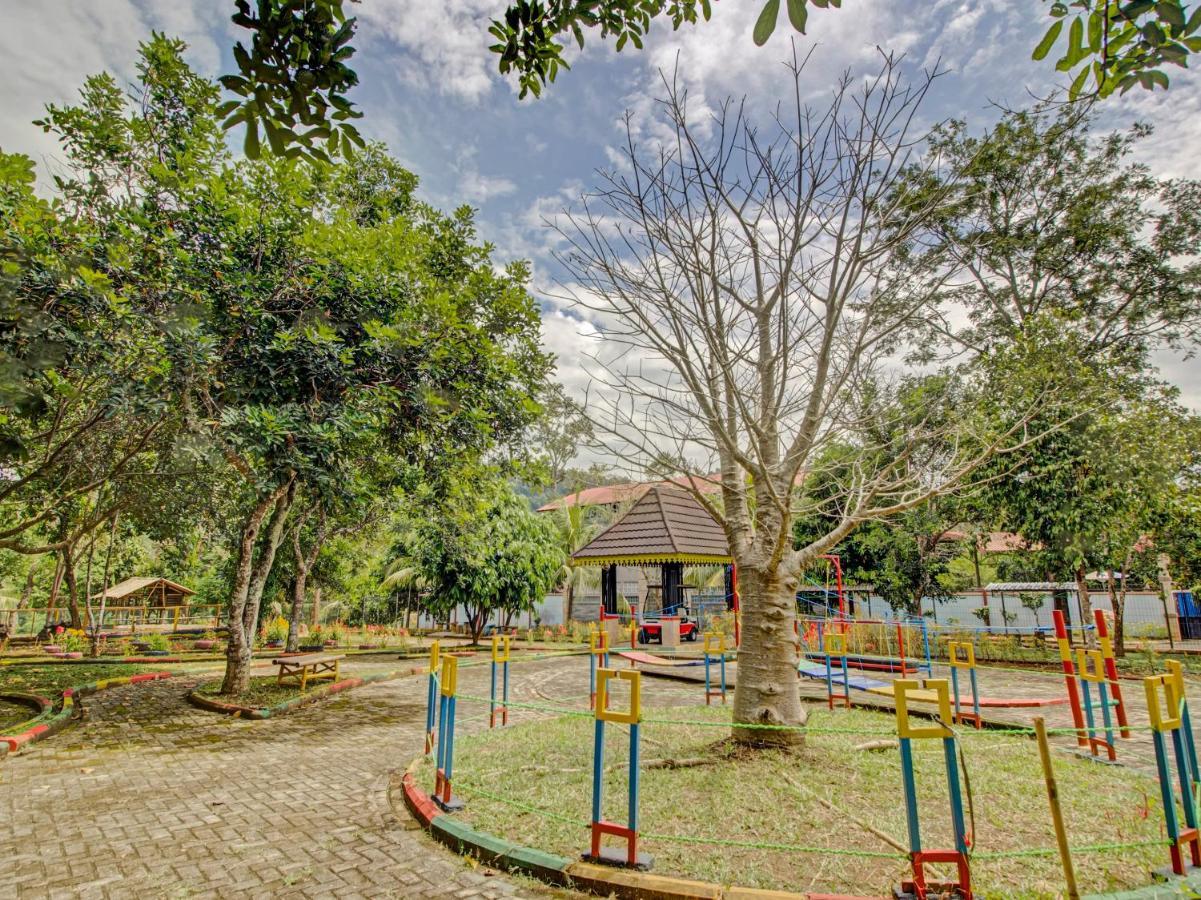 Oyo 89997 Hotel Bumi Kedaton Waterpark Μπαντάρ Λαμπούνγκ Εξωτερικό φωτογραφία
