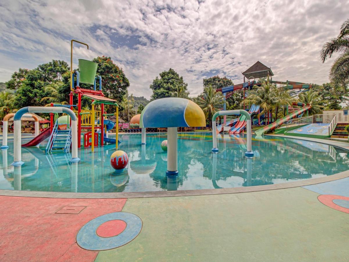 Oyo 89997 Hotel Bumi Kedaton Waterpark Μπαντάρ Λαμπούνγκ Εξωτερικό φωτογραφία