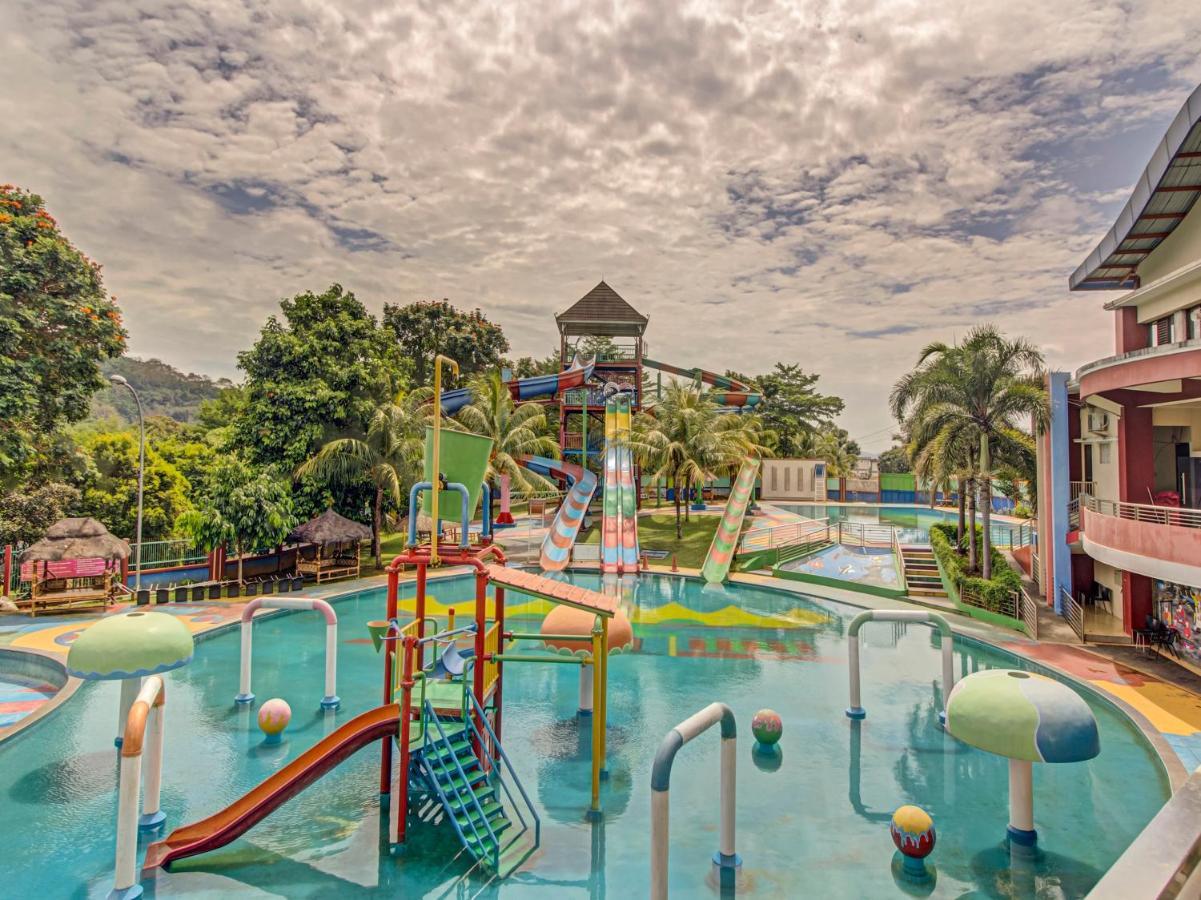 Oyo 89997 Hotel Bumi Kedaton Waterpark Μπαντάρ Λαμπούνγκ Εξωτερικό φωτογραφία